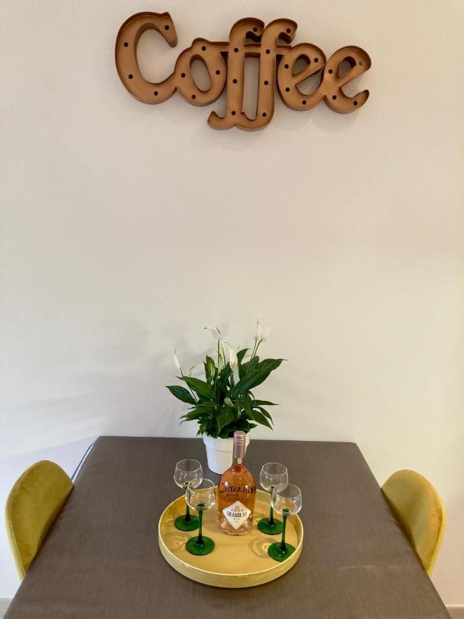 O Zee App,Garage 200M Van Strand En Centrum Коксейде Екстериор снимка